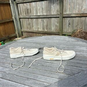 Brandblack Bravo Faux Shearling Lace Up SNEAKERS Size 9‎ Neutral